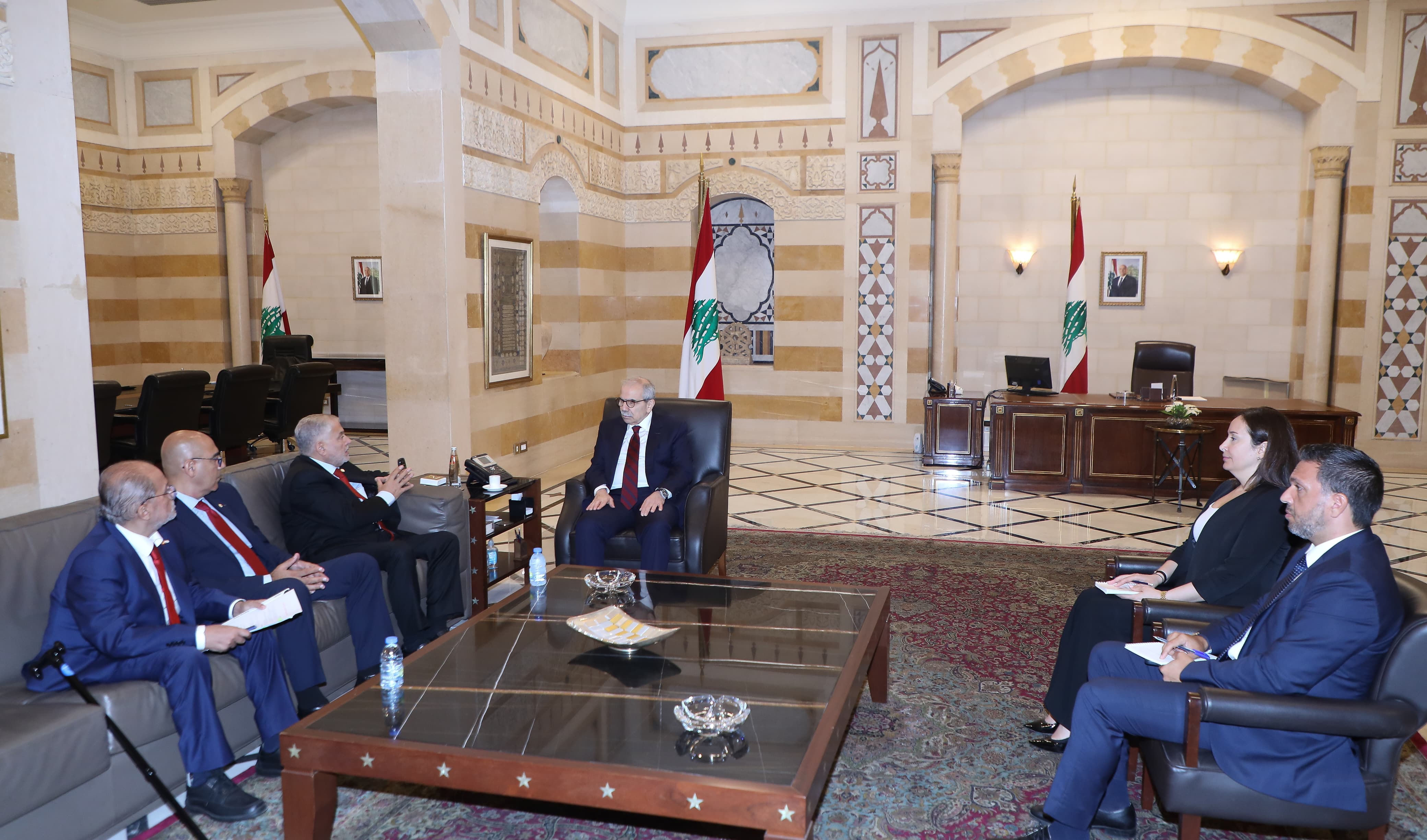 وداع رسمي لسفيرة كندا في لبنان في السرايا الحكومية
