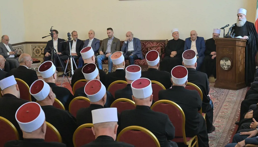 التداعيات اللبنانية للفتنة السورية تسابق عودة براك... سلام يرفض كلام قاسم عن تسليم السلاح لإسرائيل
