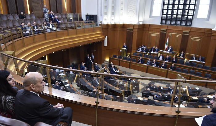 لجنة المراقبة تبدأ عملها اليوم.. وجلسة الرئيس بعد 42 يوماً<br />
<br />
ماكرون الى السعودية الشهر المقبل.. وخروقات الإحتلال إحتواء للتحريض الإسرائيلي الداخلي