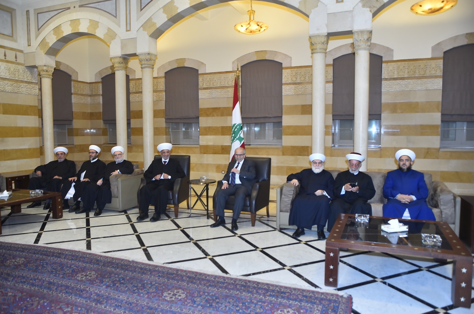 رئيس الحكومة نواف سلام يستقبل مفتي الجمهورية ومفتيي المناطق في السرايا