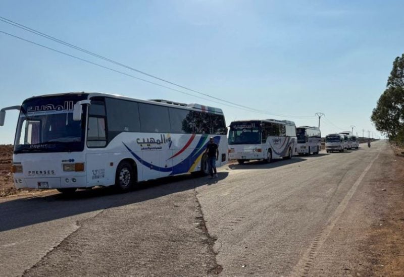 لإخراج العائلات المحتجزة.. الحافلات تبدأ بالدخول إلى السويداء