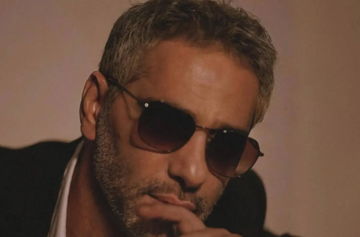 هل فعلا قرر فضل شاكر تسليم نفسه؟