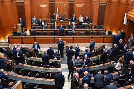 فرسان ثلاثة أمام محكمة 