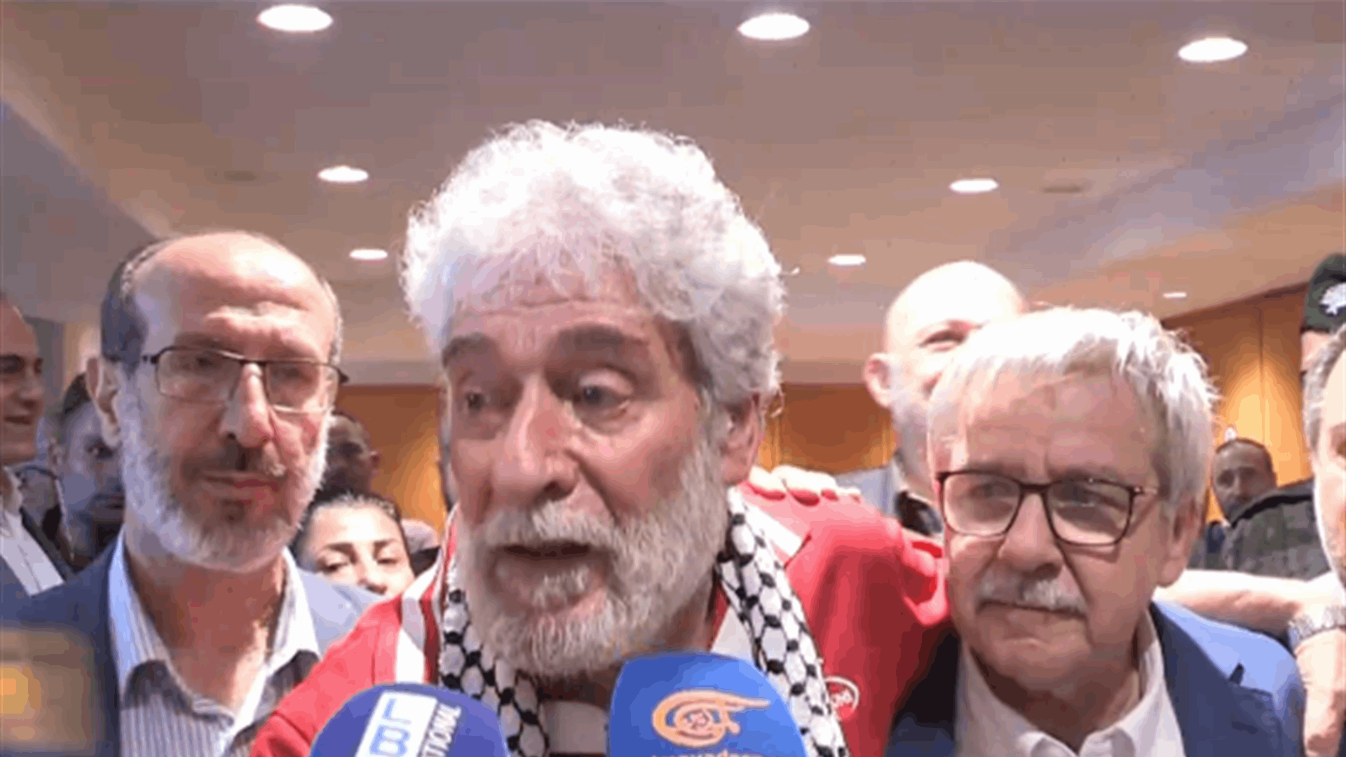 المناضل جورج عبدالله لدى وصوله إلى مطار بيروت: “إسرائيل” تعيش فصولها الأخيرة… والمقاومة يجب أن تتصاعد