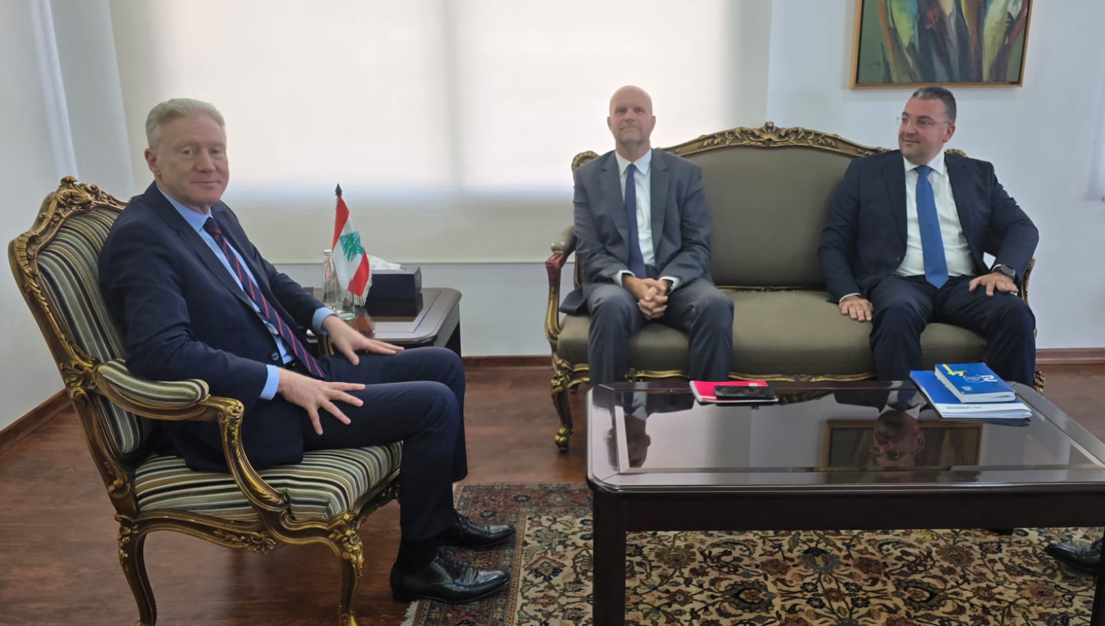 وزير الخارجية يوسف رجي يبحث مع سفير أرمينيا سبل تعزيز العلاقات الثنائية
