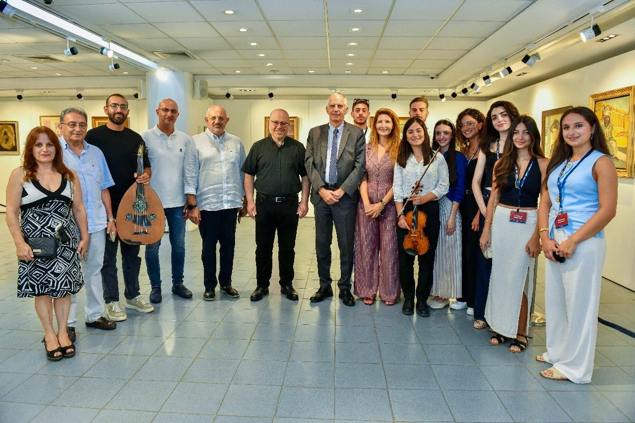 ليلة المتاحف في جامعة الروح القدس: حوار إبداعي بين الفن التشكيلي والموسيقى