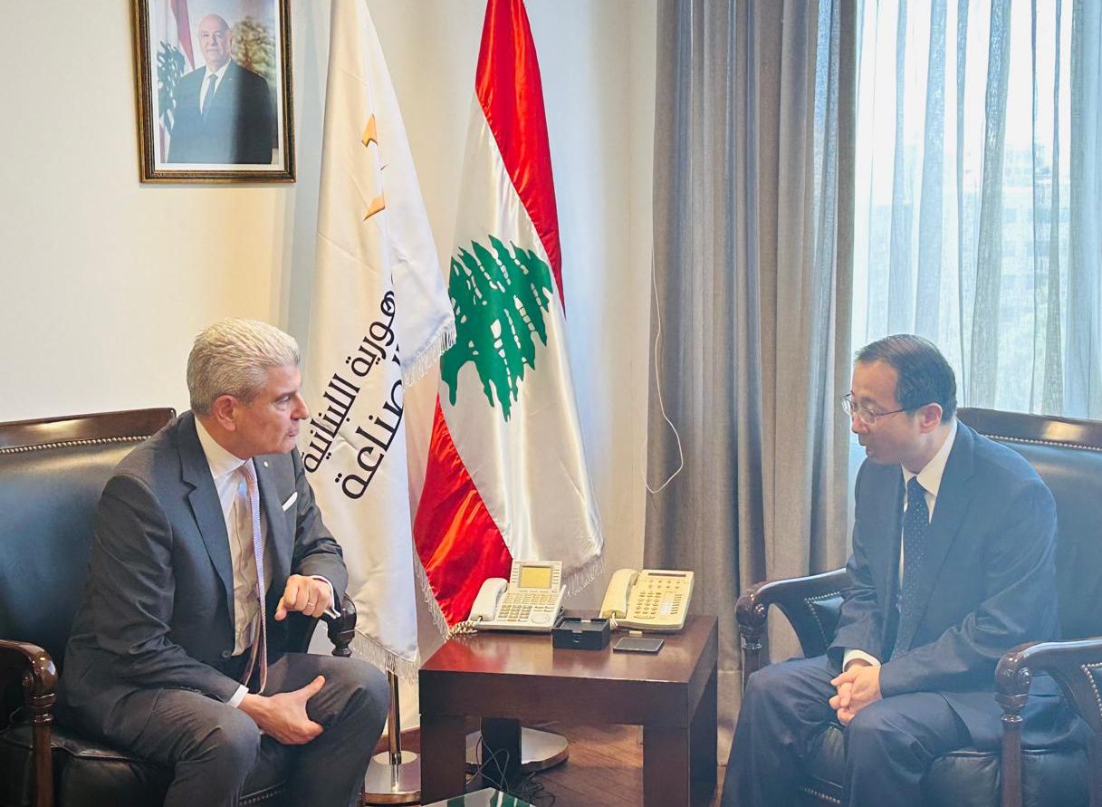وزير الصناعة بحث مع سفير الصين في التعاون التكنولوجي