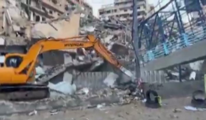 بدء إزالة الركام في الضاحية الجنوبية لبيروت