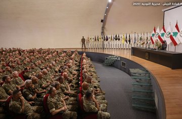 قائد الجيش رودولف هيكل: مستمرون في أداء واجبنا رغم التحديات والاعتداءات الإسرائيلية