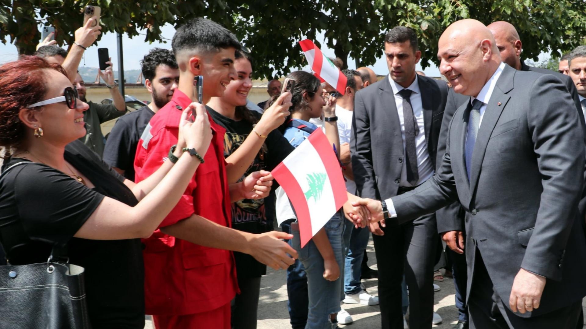 بالصّور: الرئيس عون في دير القمر