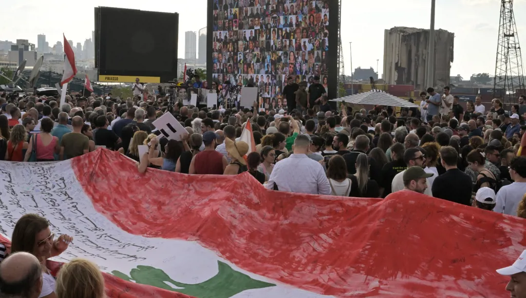 في الذكرى الخامسة.. مسيرة ووقفة رمزية لأهالي ضحايا انفجار مرفأ بيروت