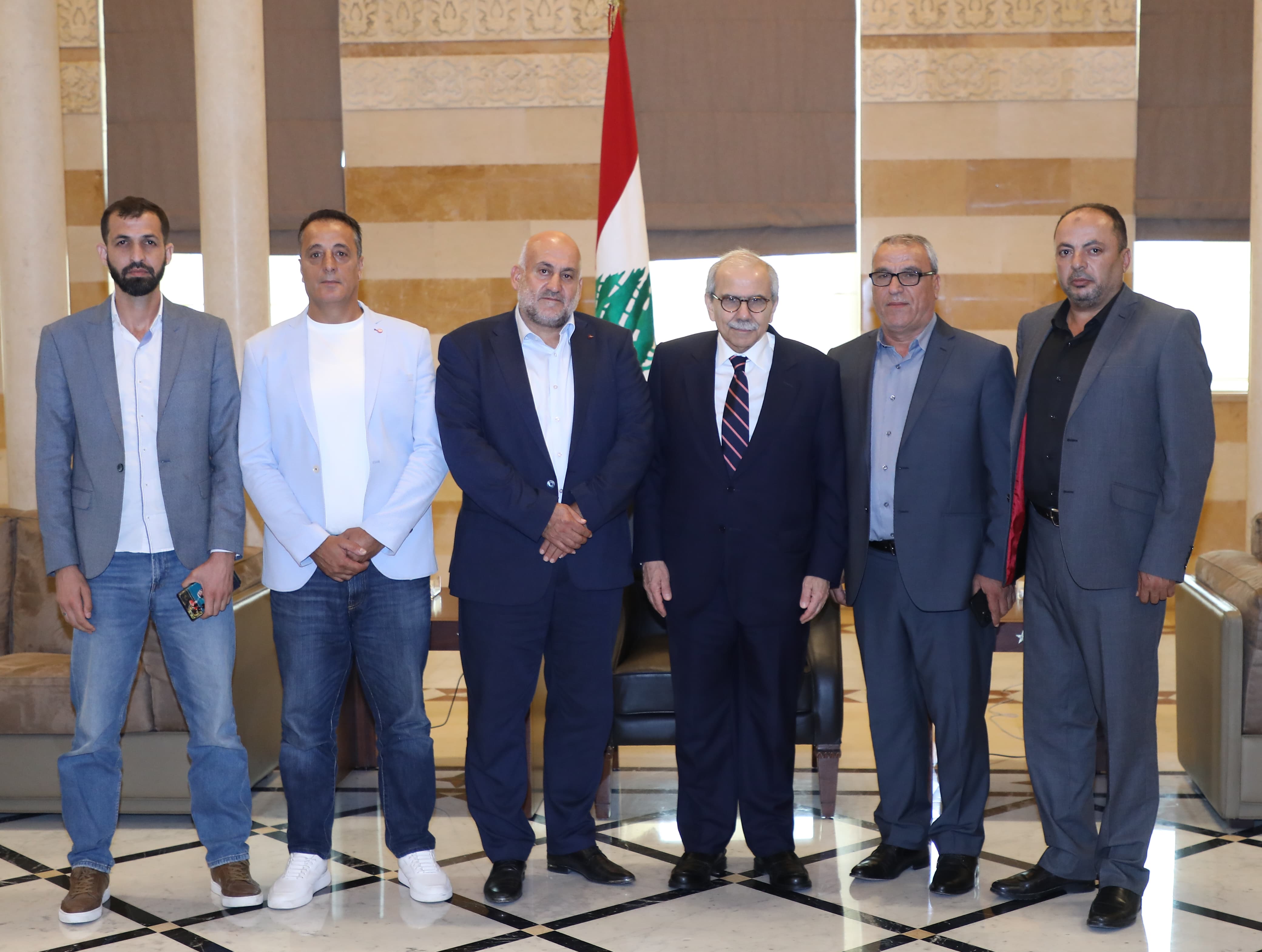 رئيس الحكومة يستقبل وفد هيئة العلماء المسلمين برئاسة الشيخ الرافعي
