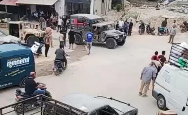 عون أمام زواره: لا تراجع في موضوع حصر السلاح بيد الدولة ومصممون على المضي به حتى النهاية<br />
الجيش ينعى ضحايا انفجار صور ويحذّر من تحركات تعرض الأمن للخطر