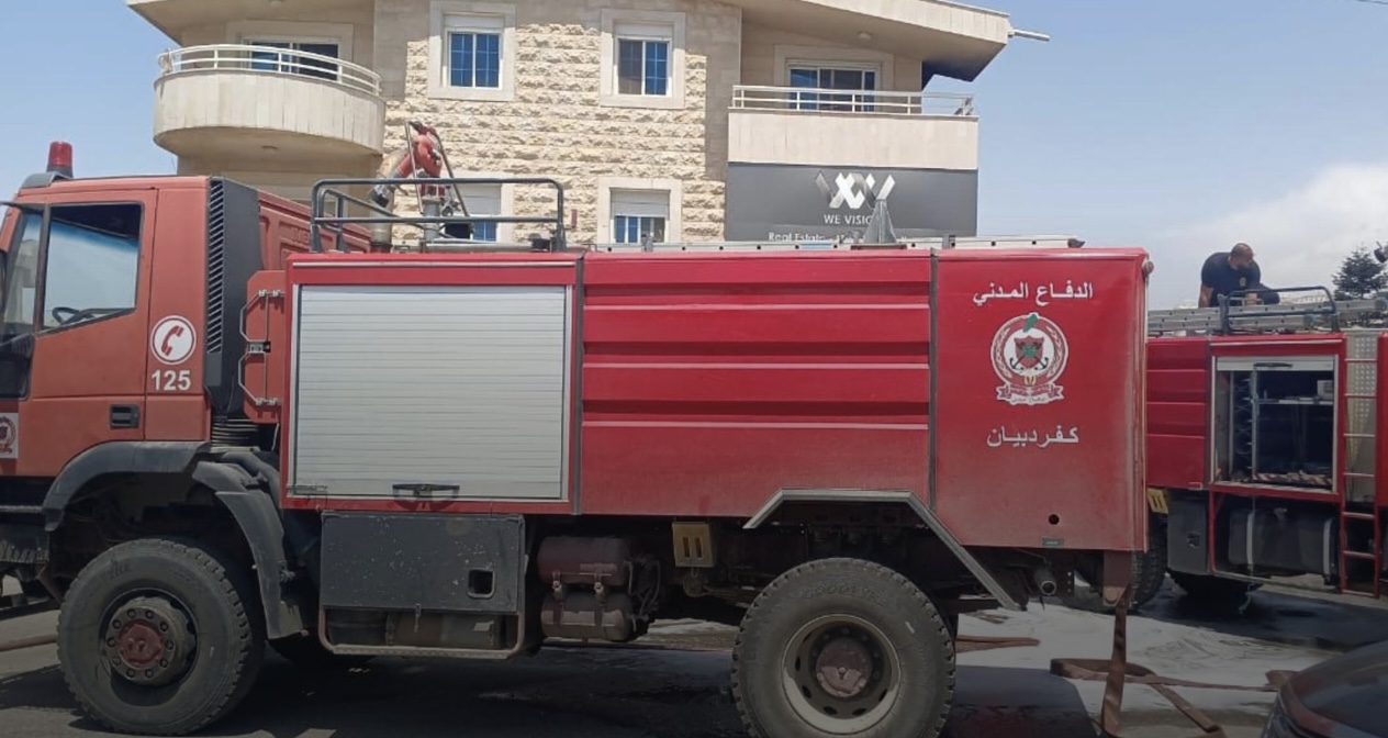 الدفاع المدني يحاصر حريقين كبيرين وينقذ المواطنين