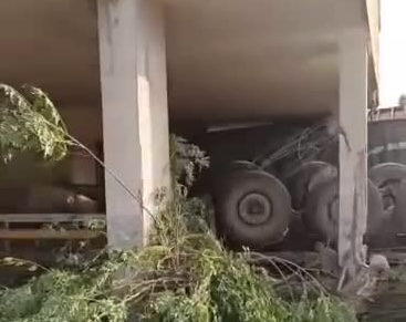 بيان لبلدية زحلة بعد انحراف شاحنة ووفاة سائقها!