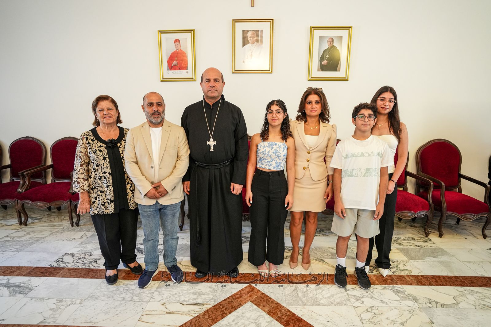 الأب العام محفوظ كرّم الطالبة ماري أبو عيسى لفوزها بالمرتبة الأولى  في لبنان في علوم الحياة