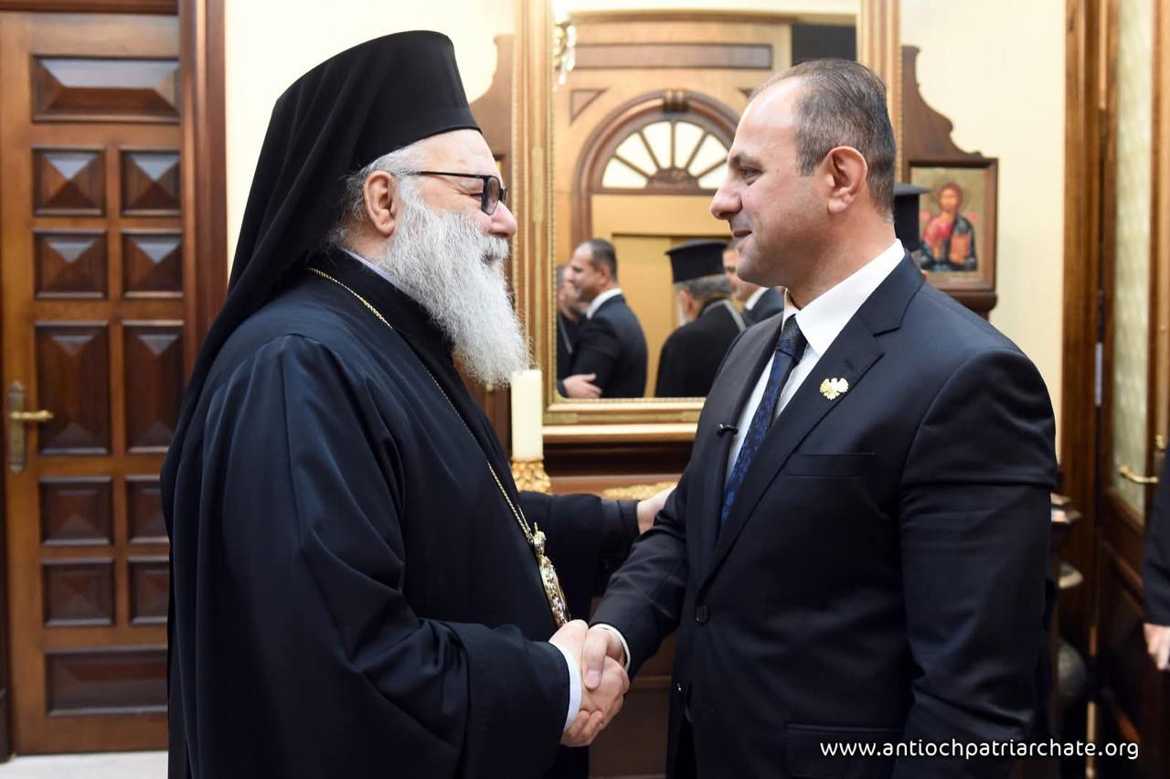 ماهر الشرع عزى باسم الرئيس السوري البطريرك اليازجي بضحايا الكنيسة
