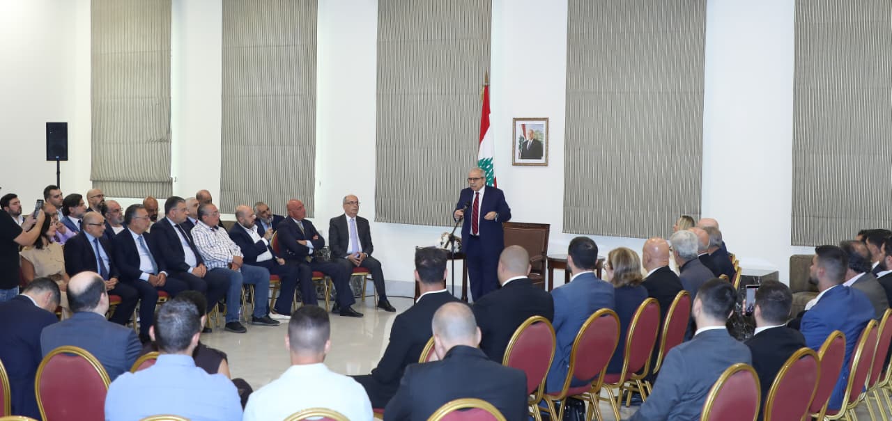 رئيس الحكومة نواف سلام يستقبل وفد بيروت منارتي ويؤكد: معركة كرامة وسيادة