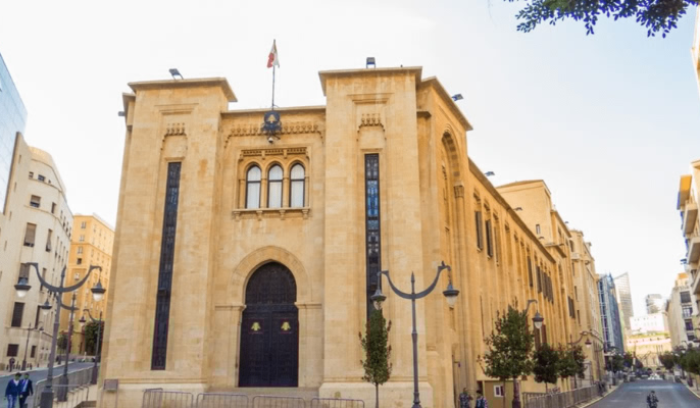 التمديد للقادة الأمنيين في المطبخ التشريعي... تحذير أوروبي من 