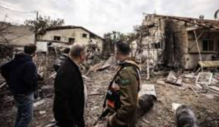 المقاومة تثبّت مُعادلة بيروت مقابل «تل أبيب» وتمطر «اسرائيل» بأكثر من 300 صاروخ<br />
العدو يتقصد استهداف الجيش اللبناني<br />
بوريل يحذّر: لبنان على شفير الانهيار