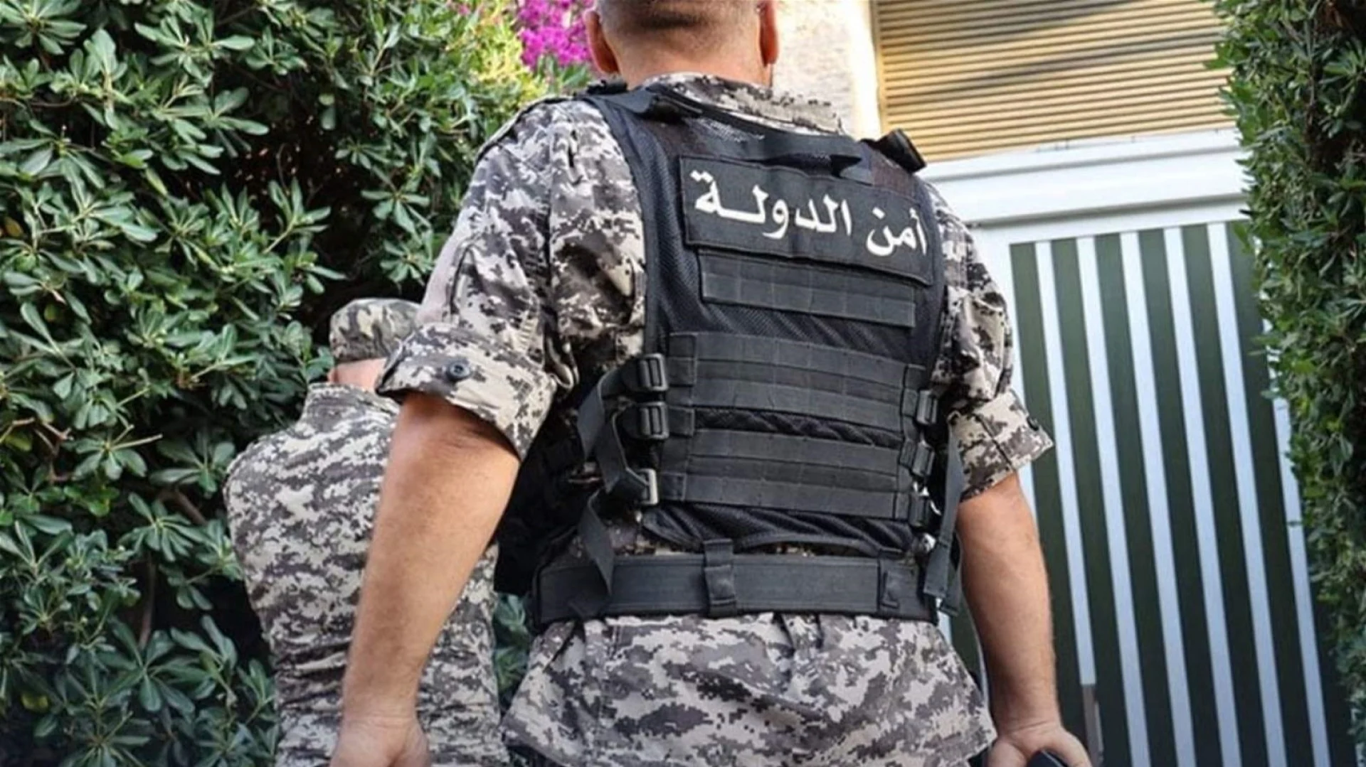 أمن الدولة: توقيف شبكة لترويج العملة المزيفة وكشف شركاء داخل سجن رومية