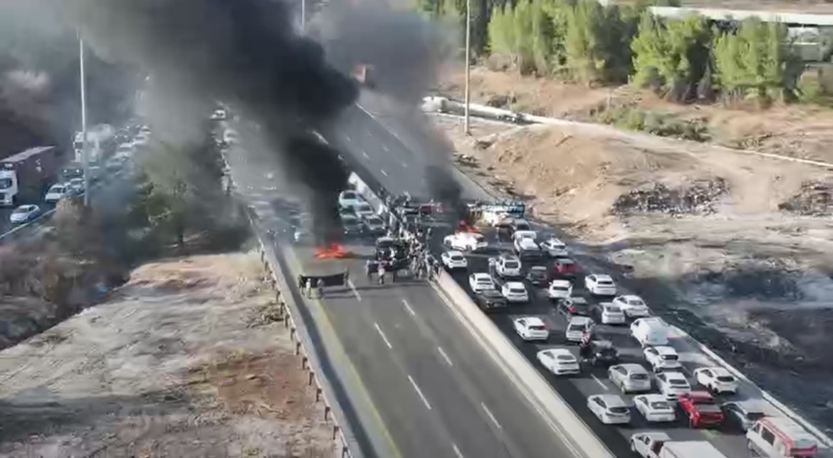 بالفيديو - احتجاجات واسعة في إسرائيل للمطالبة بعودة الأسرى ووقف الحرب