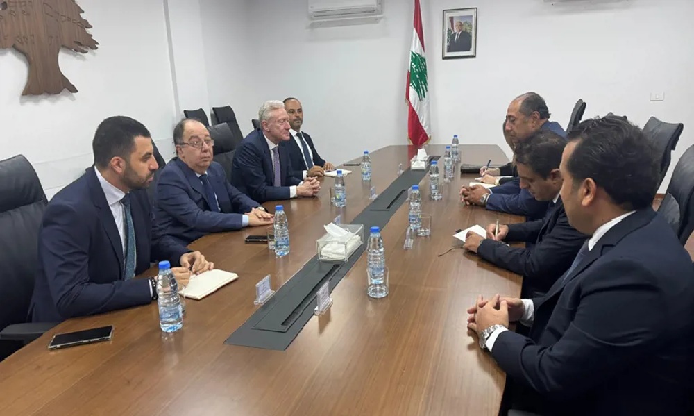 وزير الخارجية يبحث مع السفير حسام زكي دعم لبنان وحصر السلاح بيد الدول