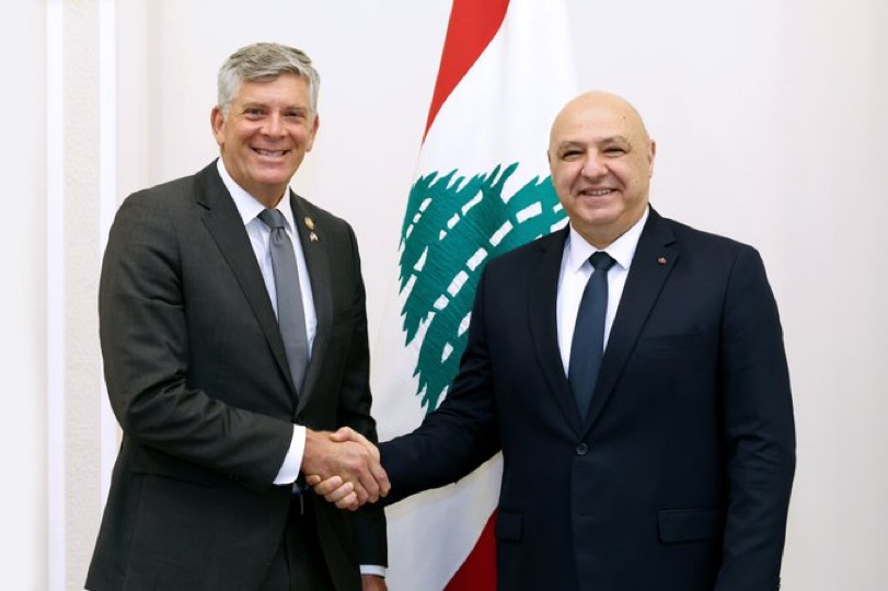 الرئيس عون لعضو الكونغرس الأميركي: لبنان ينتظر الرد الإسرائيلي النهائي وشدد على دعم الجيش وتجديد اليونيفيل