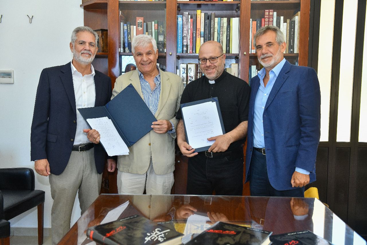مكتبة جامعة الروح القدس – الكسليك تحفظ ثلاثة أرشيفات لبنانية رائدة في خطوة أكاديمية وثقافية بارزة