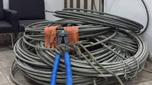 سرقة أسلاك كهربائية في الحريشة تقطع التيار عن البلدة والجوار