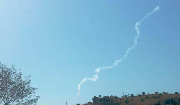 درون إسـرائيلية ألقت 3 قنابل صوتية واستهدفت مواطناً
