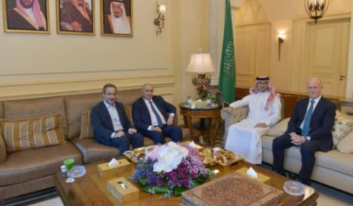 بخاري التقى  كتلة التجدد النيابية