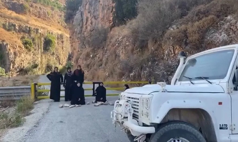 نساء يمنعن “اليونيفيل” من دخول بلدة الدلافة!