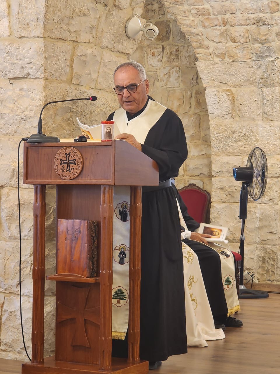 رحلة للإعلاميين بين بيت لحفد ودير كفيفان: احتفالات عيد الأخ إسطفان نعمة تنطلق نحو قداسته