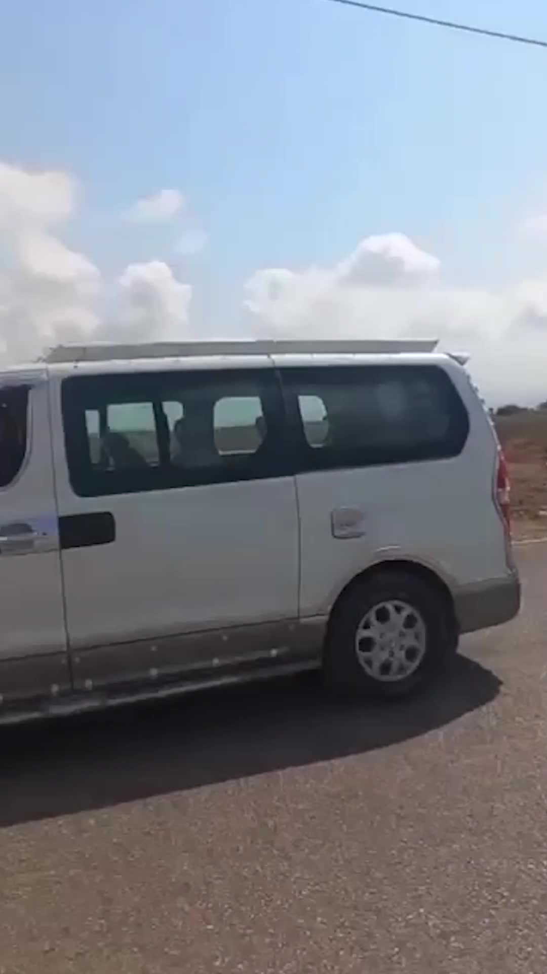 بالفيديو: نازحون يعودون إلى بلادهم