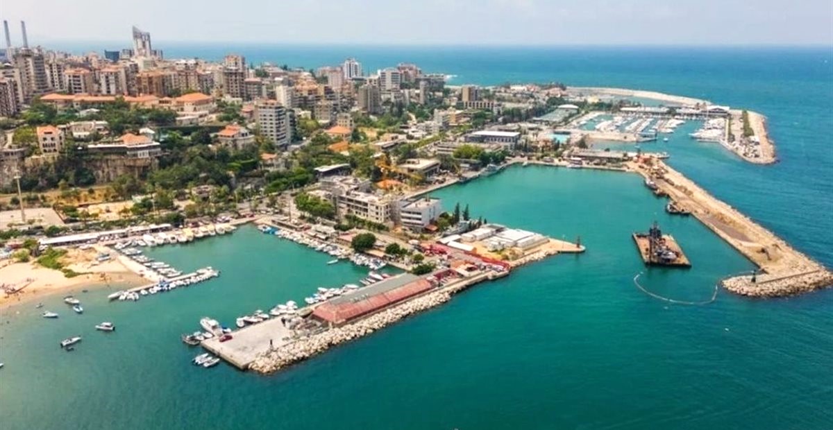 مرفأ جونية: البحر الذي يتنفّس منه لبنان رجاءً