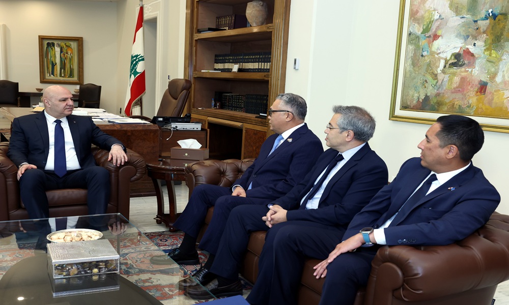 العلاقات الثنائية بين الرئيس عون وسفير كازاخستان في لبنان