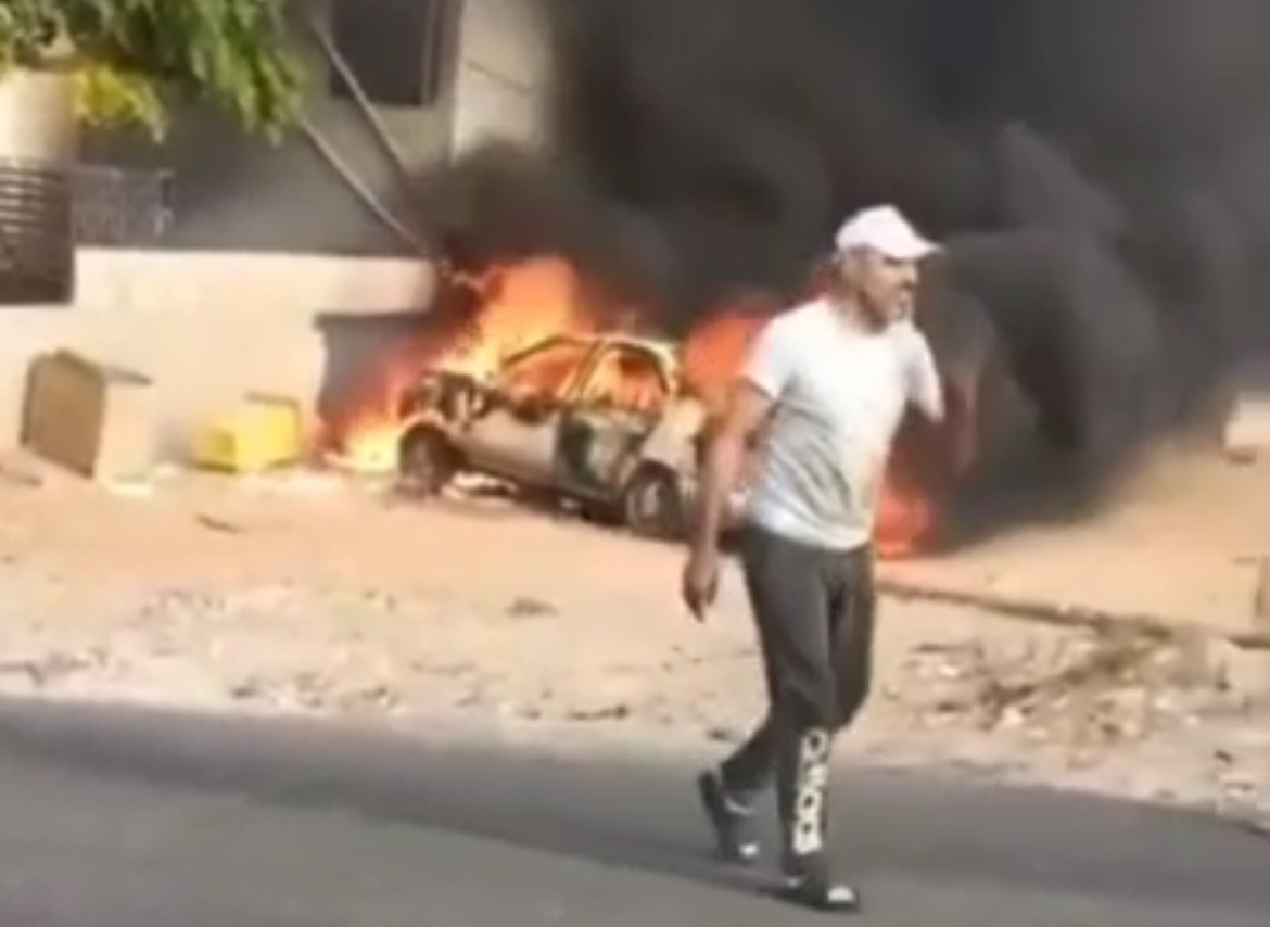 بالفيديو - إصابات في استهداف  سيارة في منطقة زاروط – الجيّة