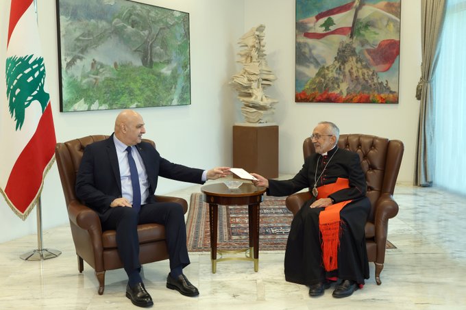 الرئيس عون يتسلّم دعوة من بطريرك الأرمن الكاثوليك لحضور قداس إعلان قداسة المطران الشهيد اغناطيوس