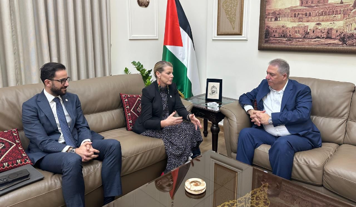 السفير دبور يستقبل رئيسة بعثة اللجنة الدولية للصليب الاحمر في لبنان