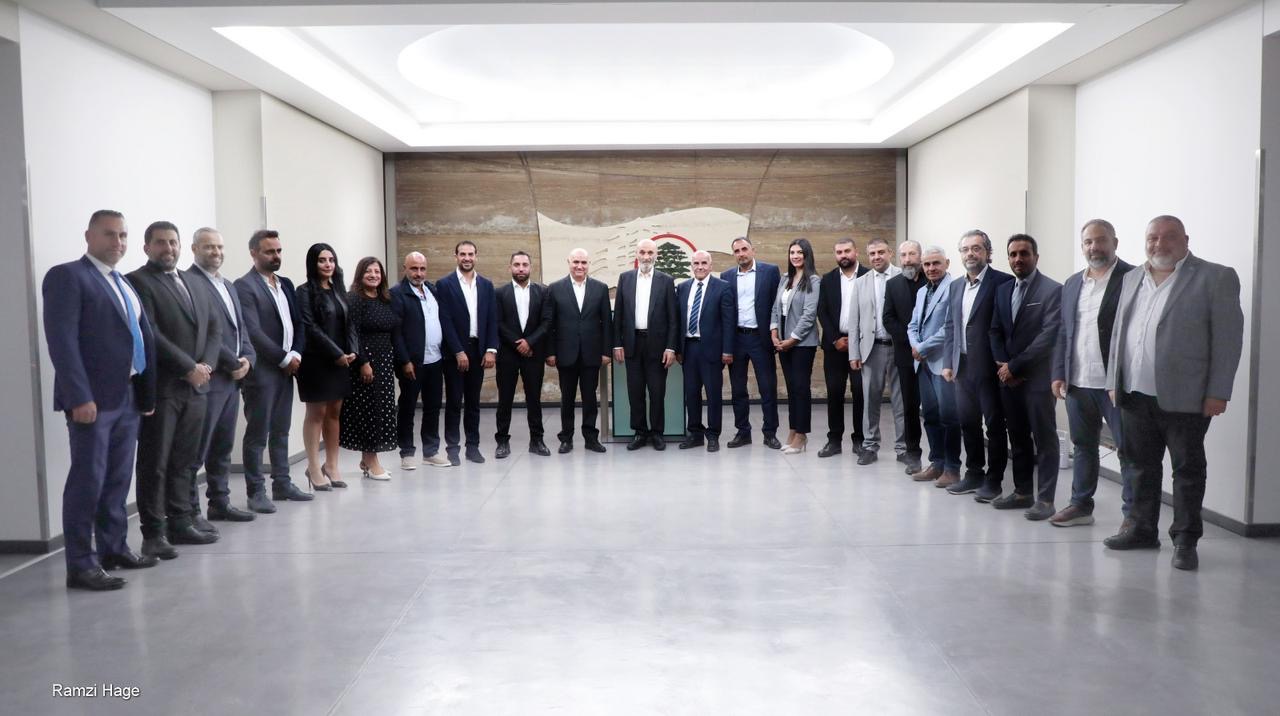 جعجع استقبل مجلس بلدية كفرذبيان وبحث معه أوضاع البلدة والتطورات العامة