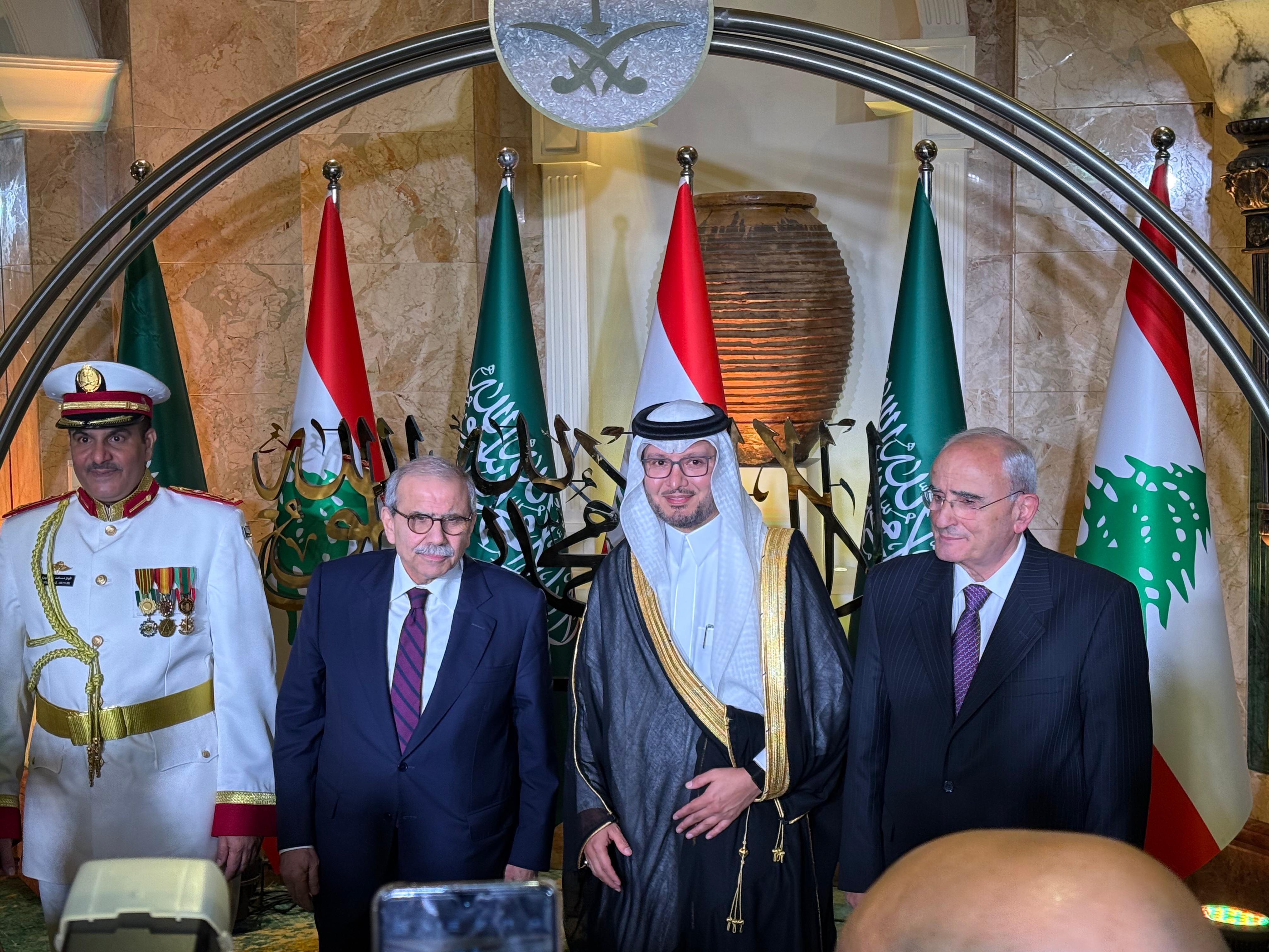 السفير بخاري في اليوم الوطني الـ95 للمملكة: نتمسّك بدعم سيادة لبنان وحلّ الدولتين طريق السلام