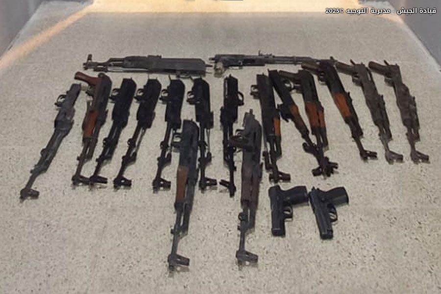 الجيش يضبط كمية كبيرة من الأسلحة الحربية