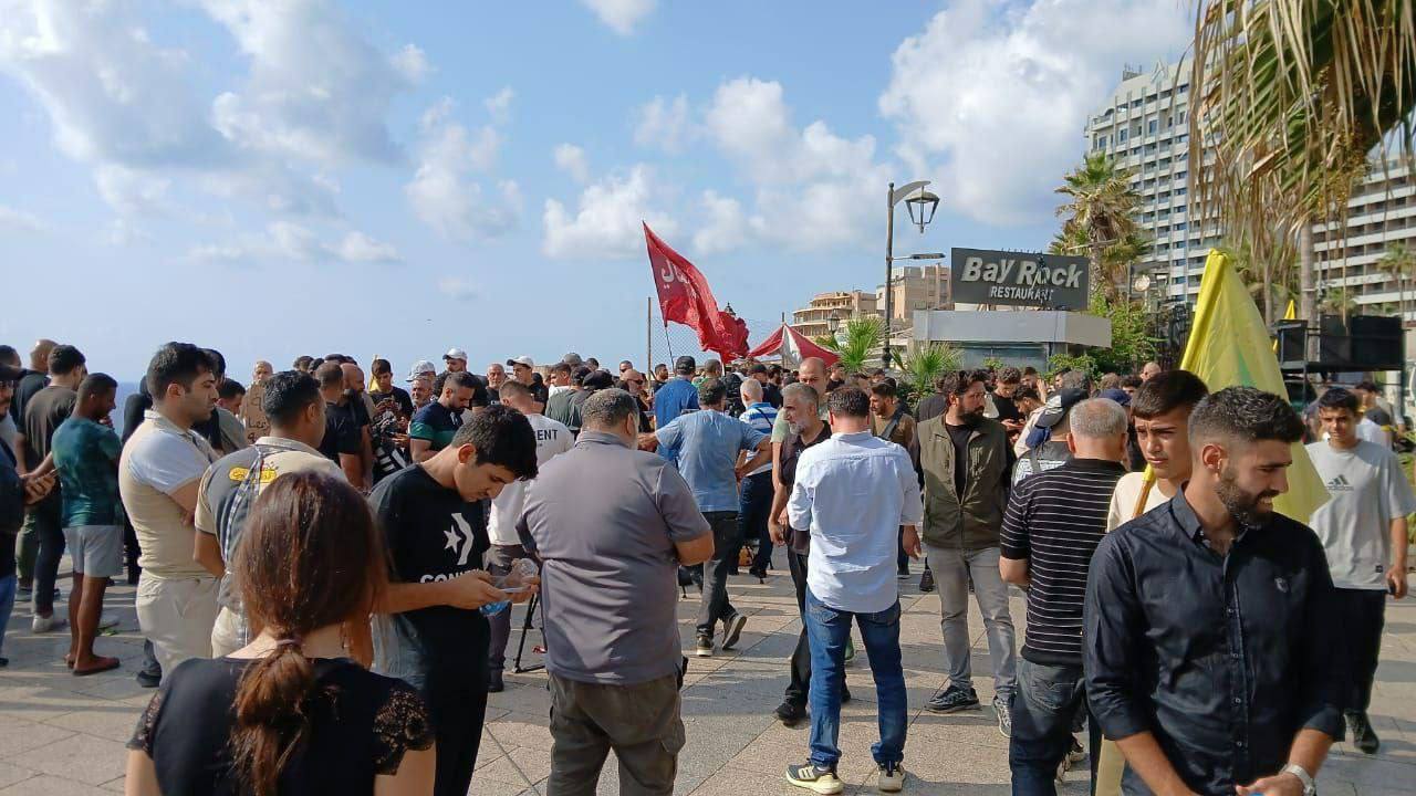 إليكم المشهد من أمام صخرة الروشة