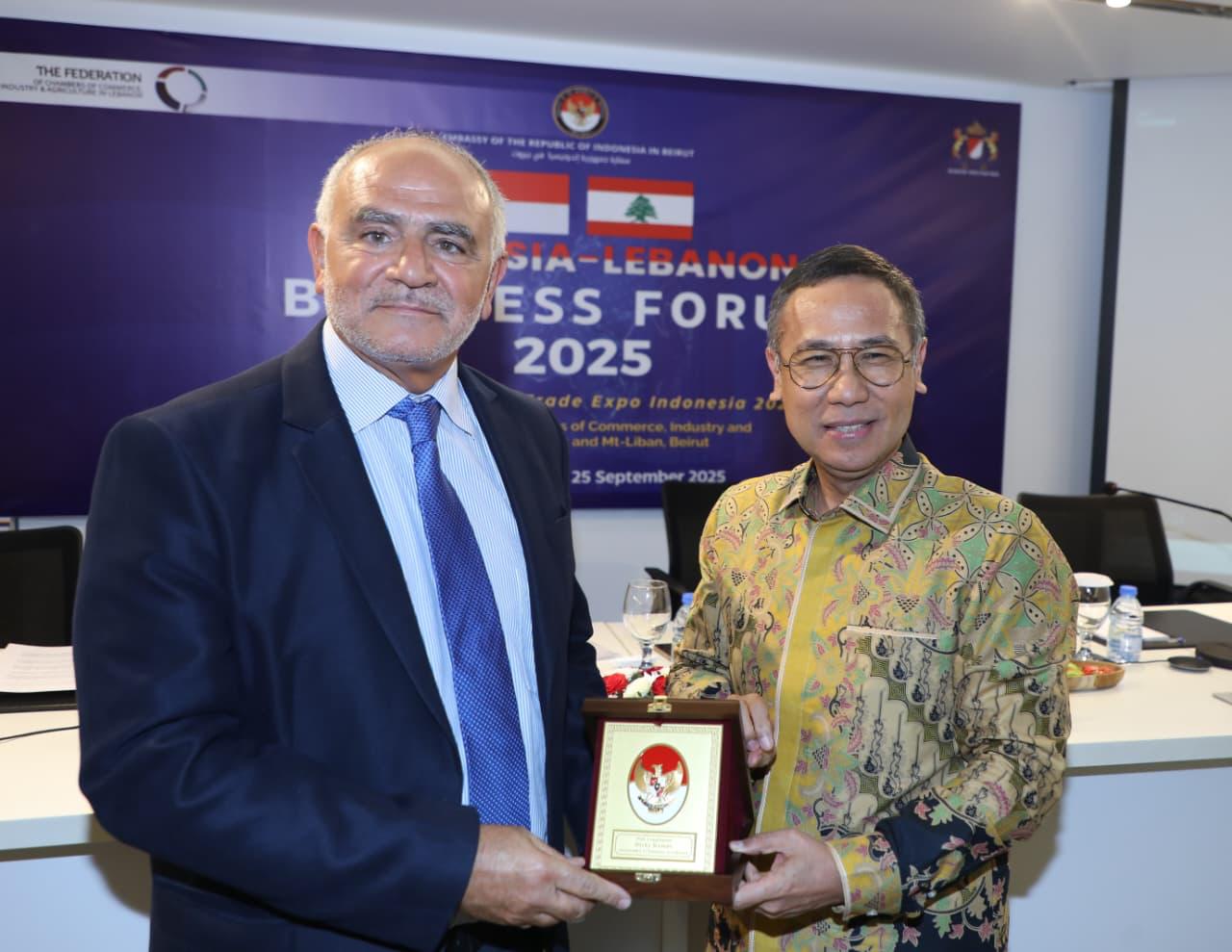 إنعقاد منتدى الأعمال الأندونيسي - اللبناني في غرفة بيروت وجبل لبنان
والنقاش يركز على زيادة التبادل التجاري والفرص الإستثمارية