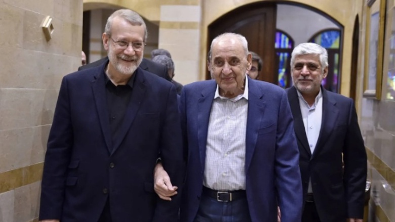لبنان عالق بين التعويم الإيراني لـ