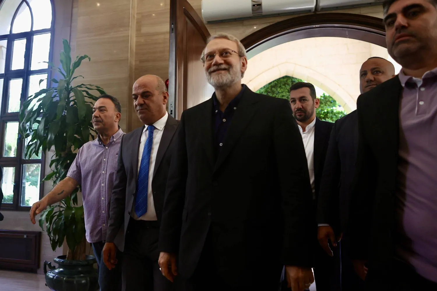 إيران تتمسك بسلاح «حزب الله»... وتعدّه «سداً بوجه إسرائيل»<br />
سلام: استقامة العلاقات تقوم على الاحترام المتبادل للسيادة