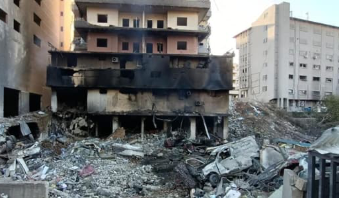 العمل على رفع الأنقاض من مستودع بلدية النبطية