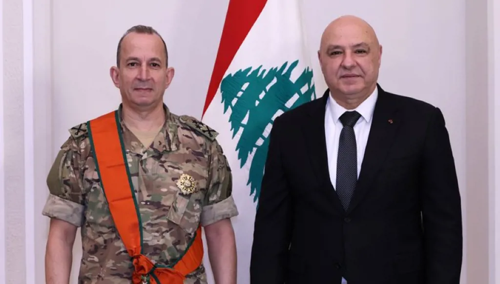 الجلسة التشريعية تطلق العنان للانقسام الانتخابي عون يكرّم قائد الجيش واللقاء وسلام 