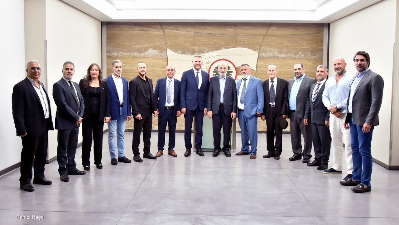 جعجع التقى أعضاء مجلس بلدية نبحا في معراب
